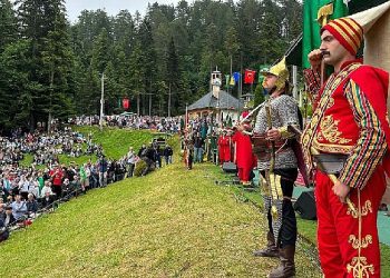 Lider Pekyatırmacı Bosna Hersek’te Ayvaz Dede Şenlikleri’ne katıldı