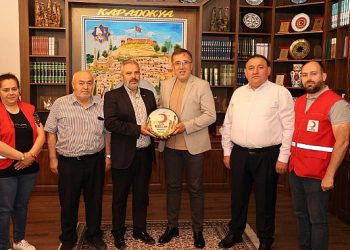 Lider Savran Kurban bağışında bulundu