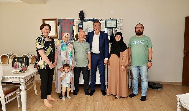 Lider Savran, mahallelerde mesken ziyaretlerinde bulundu