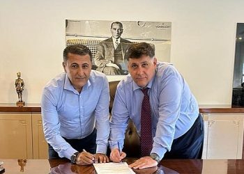 Menderes Belediye Lider V. Özkan Kelamını Tuttu Emekçilerin Yüzü Güldü