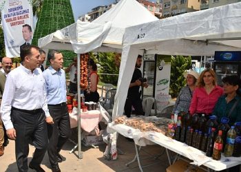 Mersin Yenişehir Belediyesi sarsıntının yaralarını sarmaya devam ediyor