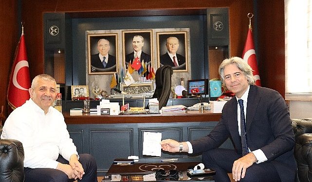 Milliyetçi Hareket Partisi Vilayet Lideri Şahin’den İzmir Kızılay’a Kurban bağışı