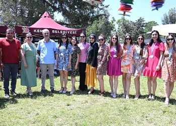 Minik ellerden minik kalplere