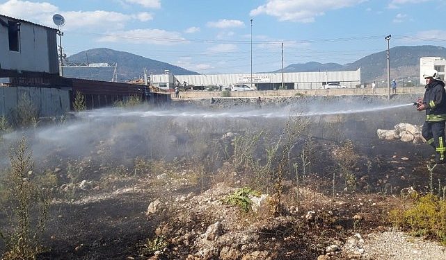 Muğla Büyükşehir Belediyesi Anız Yangınlarına Karşı Vatandaşları Uyardı