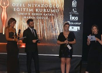 Niyazoğlu Özel Eğitim’e İzmir’e Kıymet Katan Marka Mükafatı