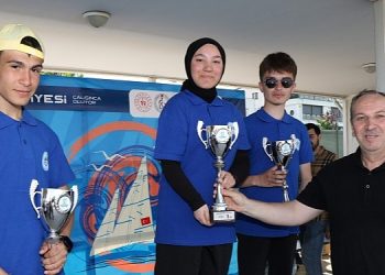 Para Yelken’de kupalar sahiplerini buldu