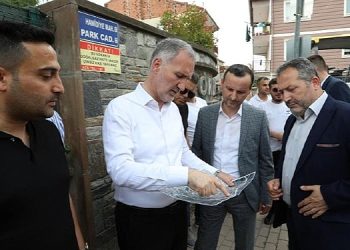 Park Caddesinin Asfaltı Yenileniyor