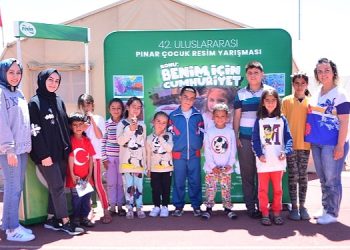 Pınar Çocuk Fotoğraf Atölyesi, sarsıntı bölgesindeki çocuklarla bir ortaya geliyor