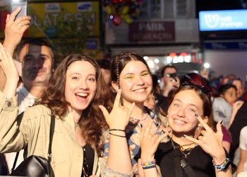 Retrobüs Saray’da nostalji rüzgarı estirdi