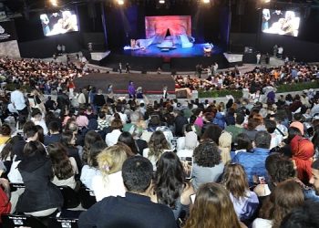 Rüstemoğlu Cemal’in Tuhaf Kıssası Açık Havada Unutulmaz Bir Gece Yaşattı