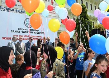 Selçuklu Sanat Tasarım Atölyesi, eğitim periyodunu atölyelerde eğitim alan çocukların el maharetlerinden oluşan mükemmel bir stant ile sonlandırdı