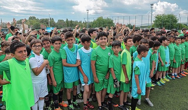 Sivas Belediyesi Klâsik Futbol Yaz Okulu Açıldı