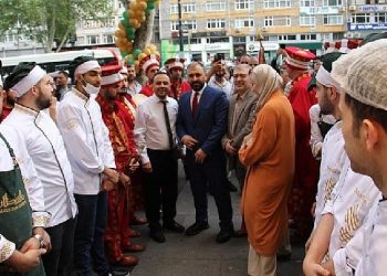 Tatlı devinden Mehter Marşlı açılış