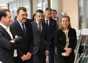 TÜBİTAK Lideri Prof. Dr. Hasan Mandal Şişecam Bilim, Teknoloji ve Tasarım Merkezi’ni Ziyaret Etti