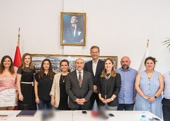 Tunç Soyer: “Aydınlık gelecek için gençleri bilimle buluşturmaya devam ediyoruz”