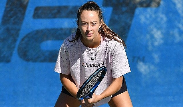 Türk bayan atlet Zeynep Sönmez Wimbledon’da!