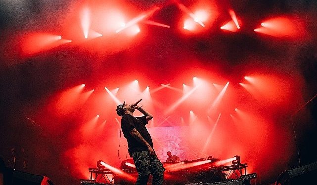 Ünlü rapçi Murda İstanbul’u salladı