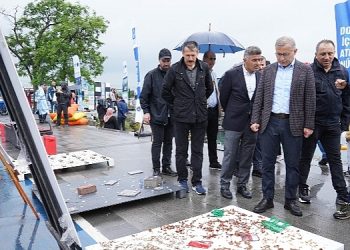 Üsküdar Belediyesi ve Tabiat Dostu Dalgıçlar Kız Kulesi ve Salacak Kıyısı Ortasında Deniz Paklığı Gerçekleştirdi