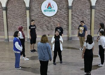 Yaratıcı drama ve tiyatro kursu başladı