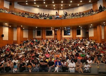 Yenişehir Belediyesi Mersinlileri sanatla buluşturuyor