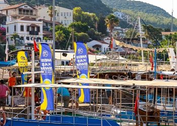 Yunanistan’dan Türkiye’ye 2 kıta ve 2 ülke ortasında düzenlenen dünyanın en hoş yüzme yarışı