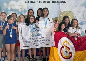 Yüzücülerimiz Turnuvadan Muvaffakiyetle Döndü