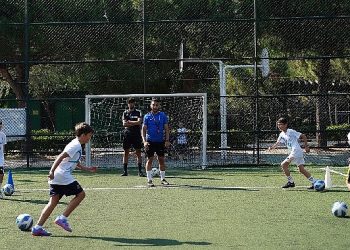 4 Binden fazla öğrenci yazı sporla geçiriyor