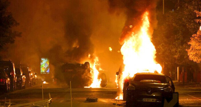 Fransa’daki isyan büyüyor