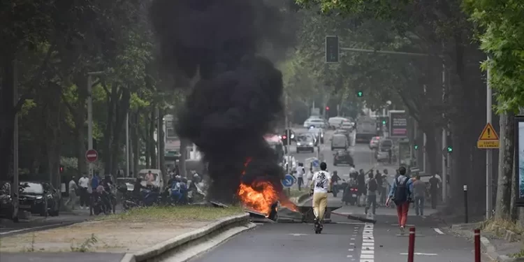Fransa’daki protestolar İsviçre’ye de sıçradı