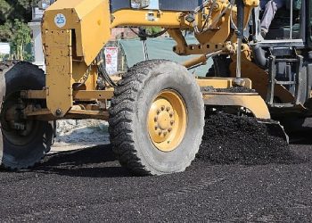 Altınkum’da asfalt çalışmalarına sürat verildi 