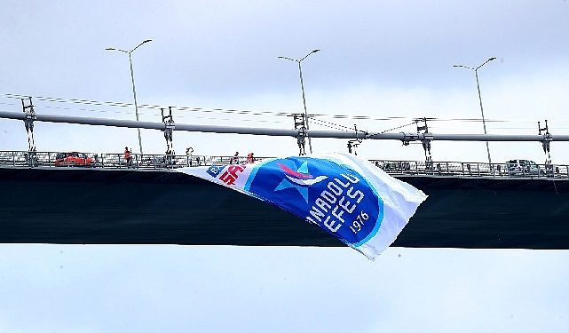 Anadolu Efes’in Şampiyonluk bayrakları bir defa daha İstanbul Boğazı’nda