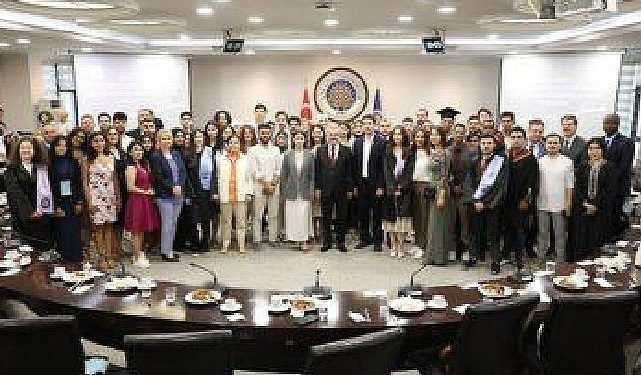 Ankara Üniversitesinde milletlerarası mezunlar için veda programı