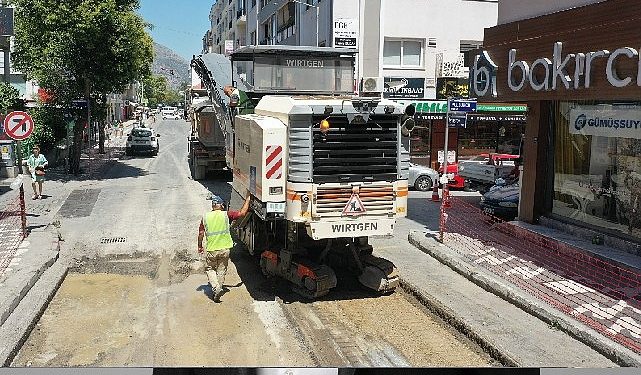 Aydın Büyükşehir Belediyesi Söke^’nin yollarını yeniliyor