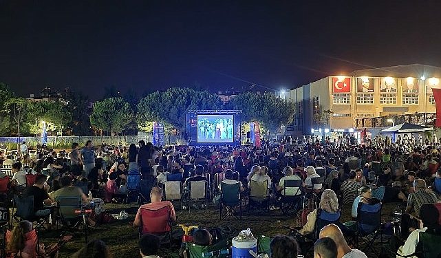 Aydın Büyükşehir Belediyesi’nin Sinema Geceleri beğeni topluyor