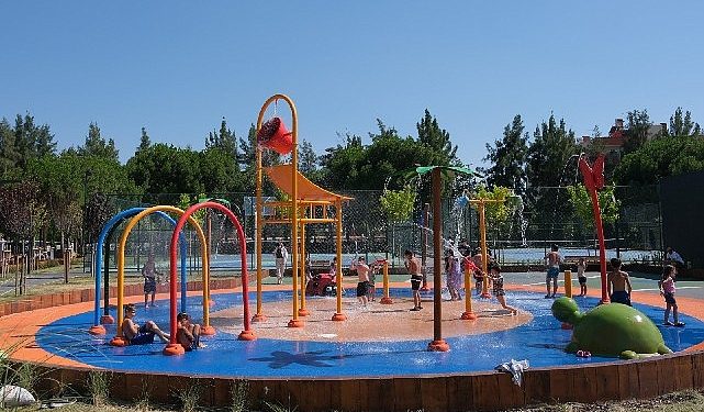 Aydınlı çocuklar sıcaklarda serinlemenin en hoş yolunu buldu