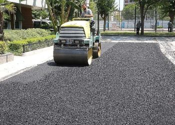 Bayraklı’da asfaltlama çalışmaları sürüyor