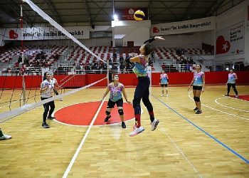 Bayraklı’nın spor kurslarına büyük ilgi