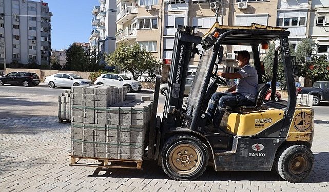 Belediye şantiyesi fabrika üzere üretiyor, Karşıyaka güzelleşiyor