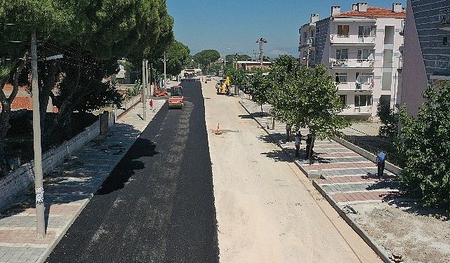 Bergama asfalt çalışmalarını sürat kesmeden devam ediyor