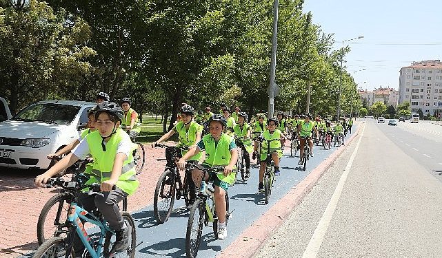 Bilgehane Öğrencileri Bisikletleriyle İnançlı Sürüş Aktifliğine Katılıyor