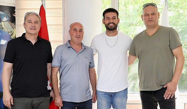 Burhaniye Belediyespor, gol hükümdarı ile yola devam ediyor