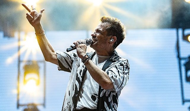 Bursa ve İzmir’de Kenan Doğulu’ya ağır ilgi