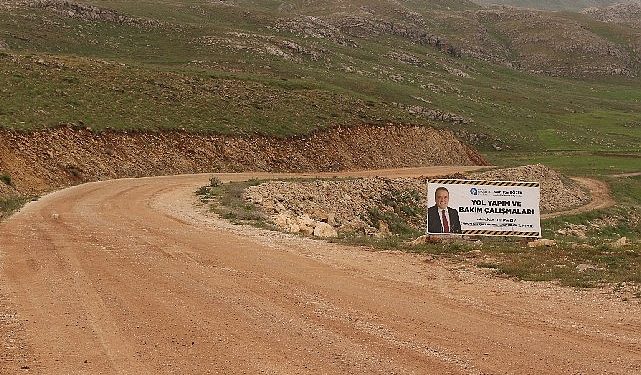 Büyükşehir’den Elmalı’da yol çalışması