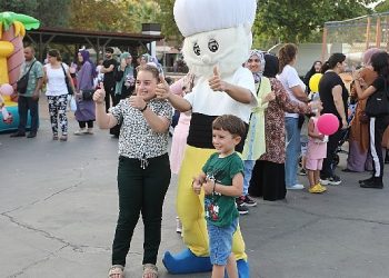 Büyükşehir’in sokak şenlikleriyle doyasıya cümbüş
