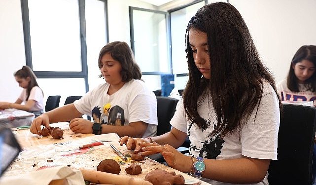 Çankaya’da çocuklar tatili verimli geçiriyor