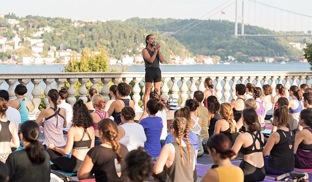 “Chris Chavez ile Müzede Yoga” 3 Ağustos Perşembe günü SSM’de