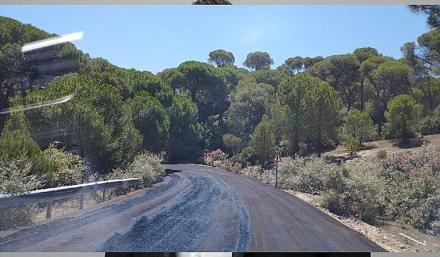 Çiftlik-Bayır Yolunda 10 Bin 500 Metre Sathi Kaplama Yapıldı