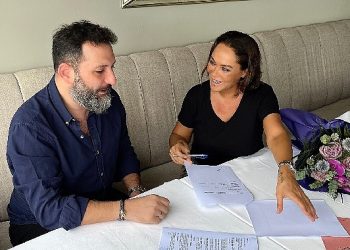 Çilek Konsept, Hülya Avşar ile kontratını yeniledi