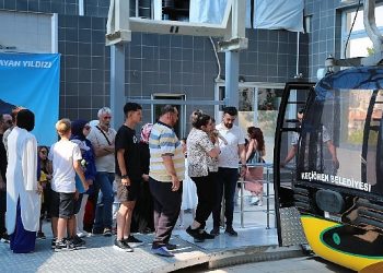 Çocuklar fiyatsız cümbüş için keçiören’e akın etti 