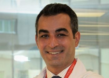 Çocukları Çok Sıcaklarda Güneşin Zararlarından Koruyun